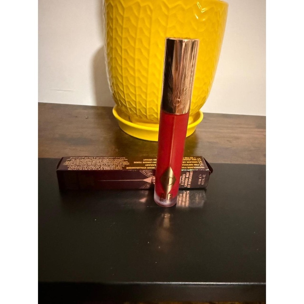 Charlotte Tilbury Airbrush Flawless Lip Blur Liquid Lipstick ruby blur